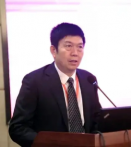 张来源（教授）：教育部职业院校艺术设计类专业教学指导委员会秘书长、国家级教学名师、广州番禺职业技术学院艺术设计学院原院长