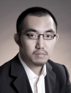 薄海：毕业于清华大学美术学院，现任清华美院产学研实践平台主任、清华大学主题娱乐研究院主任，中国传媒大学客座讲师。